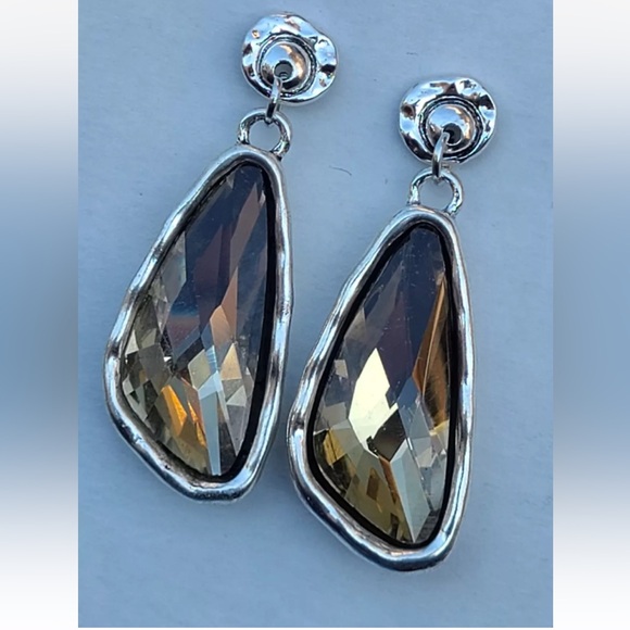 SUPERSTITION • Boho Earrings • Tea Crystal - Picture 2 of 9